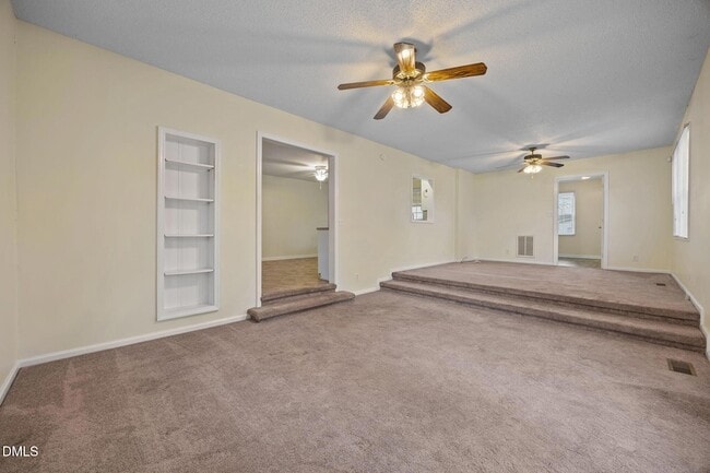 Building Photo - 131 Fairview Village Rd