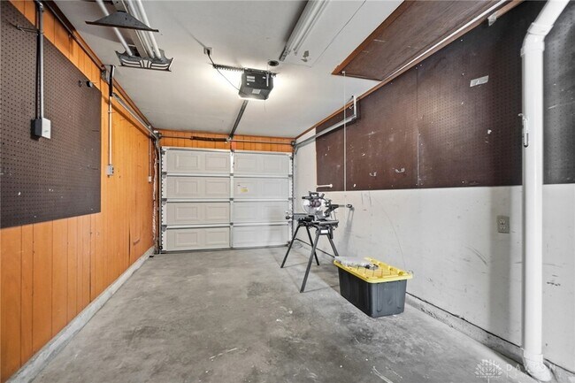 Building Photo - 27 Laurelgrove Dr