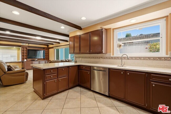 Building Photo - 4131 Mantova Dr