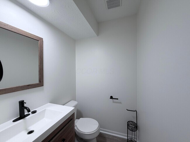 Building Photo - 5372 Portland St