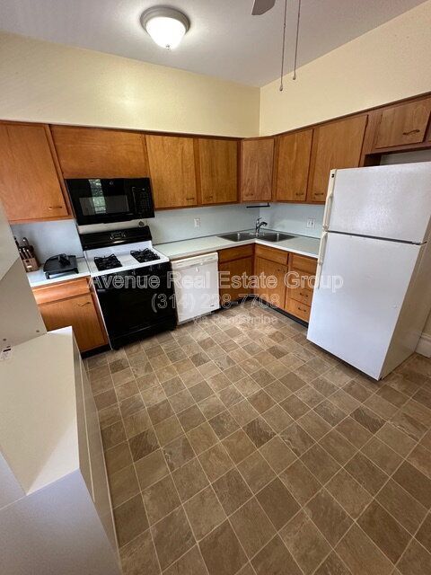 Building Photo - 3802 Flad Ave