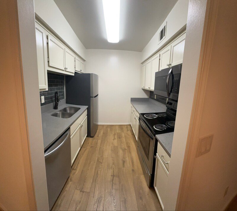 Building Photo - 2118 Acklen Ave