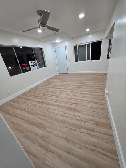 Livingroom from the hall - 326 N Breed St