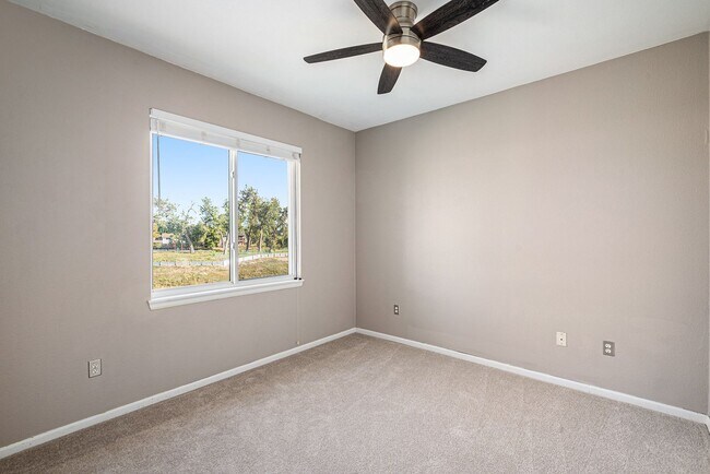 Building Photo - 3-Bedroom Condo Available Immediately