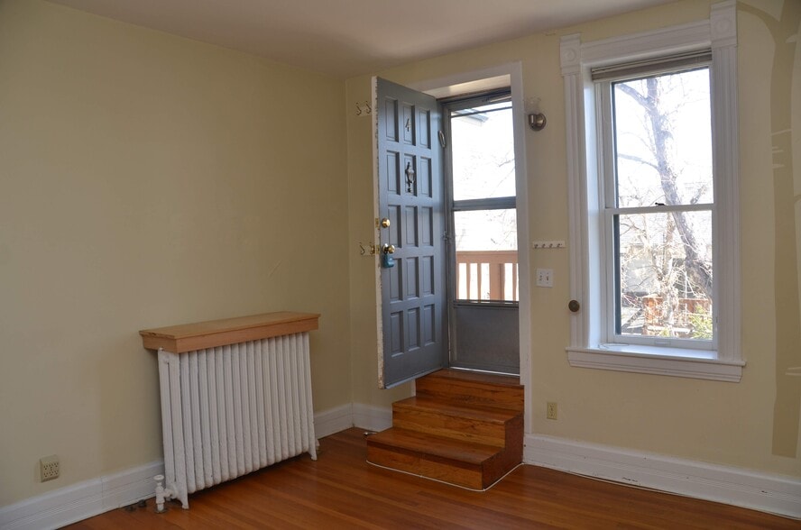 Front Entrance from in the apartment - 1709 Pine St
