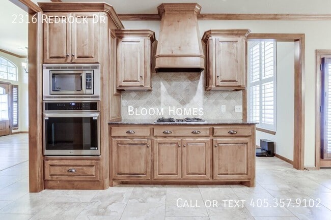 Building Photo - 2316 Redrock Dr