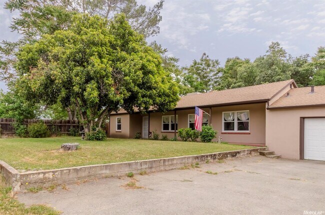 Building Photo - 7120 Palm Ave