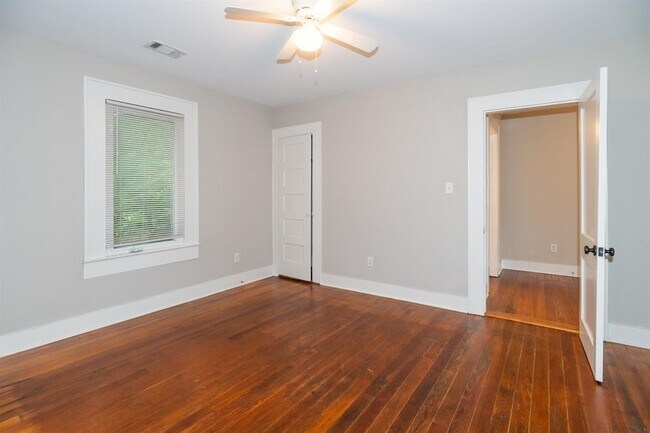 Building Photo - 1703 Maple Ave