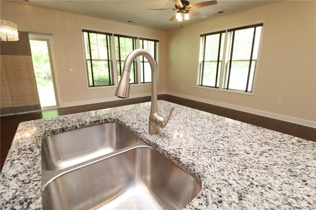 Building Photo - 1103 Compass Dr