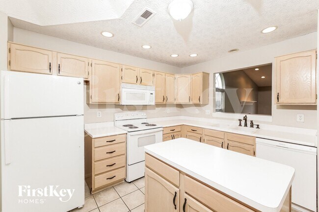 Building Photo - 12452 Van Spronsen Way