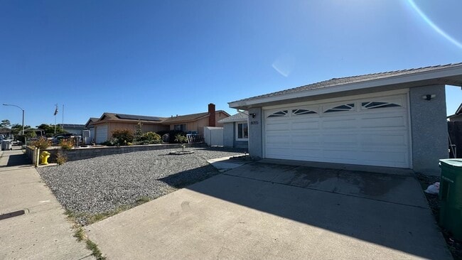 Building Photo - Wonderful 4 bedroom 2 bath home for rent in the heart of Mira Mesa!