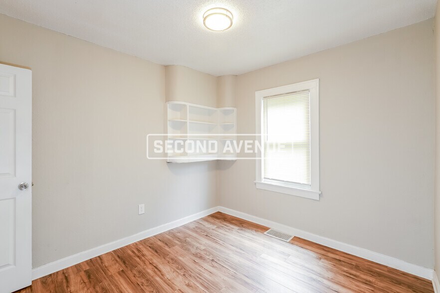 Building Photo - 5033 Euclid Ave