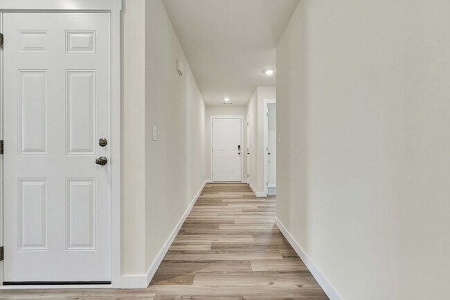 Building Photo - 627 Fox Den Cir