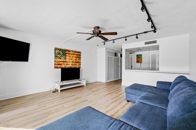 Building Photo - 222 N Federal Hwy