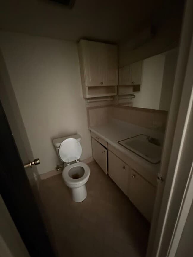 Building Photo - 497-497 Dickinson St