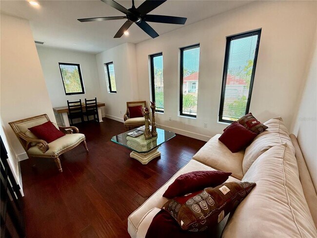 Building Photo - 1257 Tree Bay Ln