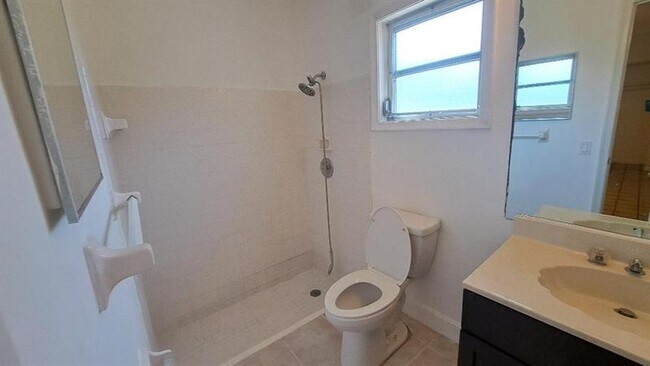 Building Photo - 2622 NW 82nd Terrace