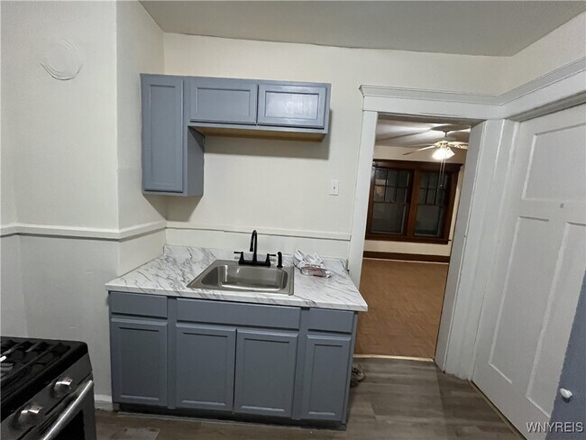 Building Photo - 168 Rodney Ave