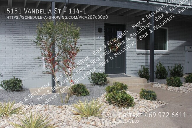 Building Photo - Brix: 1-BDR with a Private Patio in an Awa...