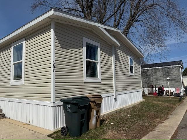 Building Photo - 307 Oriole Ln