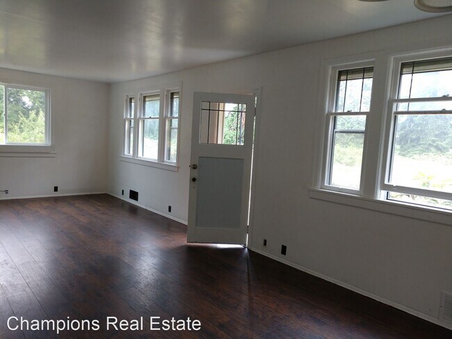 Building Photo - 3 br, 1 bath House - 19005 A Smokey Pt Blvd.