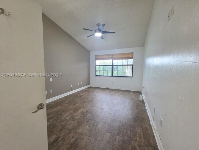 Building Photo - 15505 N Miami Lakeway