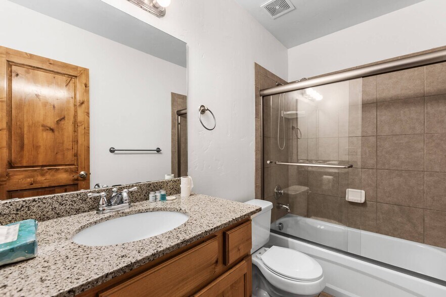 Building Photo - 5501 Lillehammer Ln