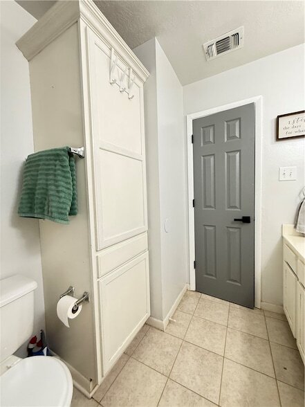 Building Photo - 1211 Webhollow Cir