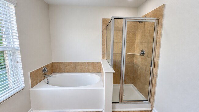 Building Photo - 12102 Kings Fall Dr