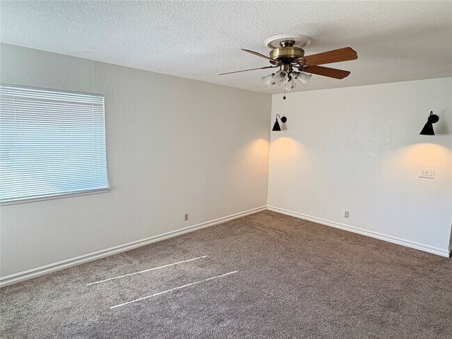 Building Photo - 199 N Paseo Rio Moreno