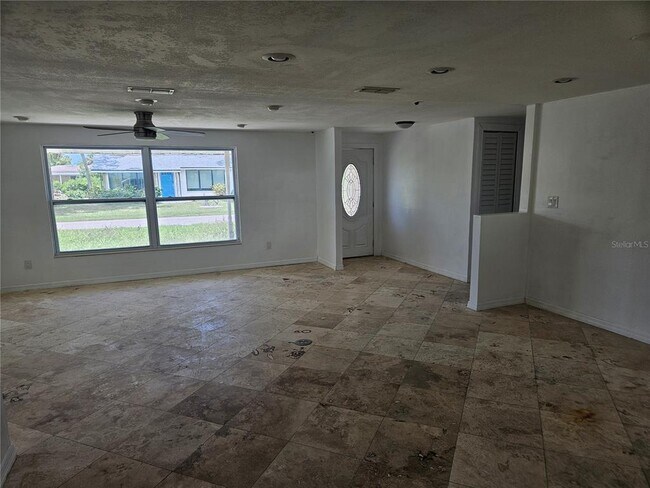 Building Photo - 107 W North Branch Rd