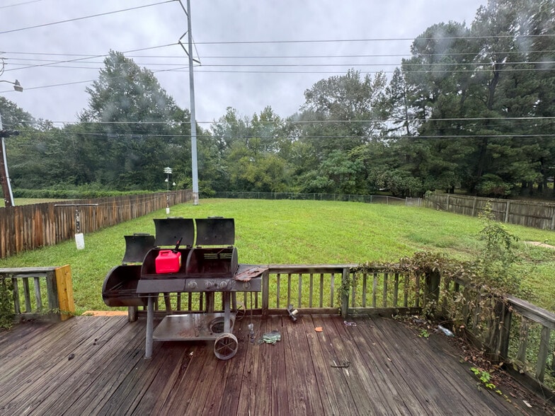 Building Photo - 1317 Hendrix Dr