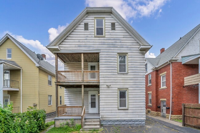 Building Photo - 4093 E 64th St