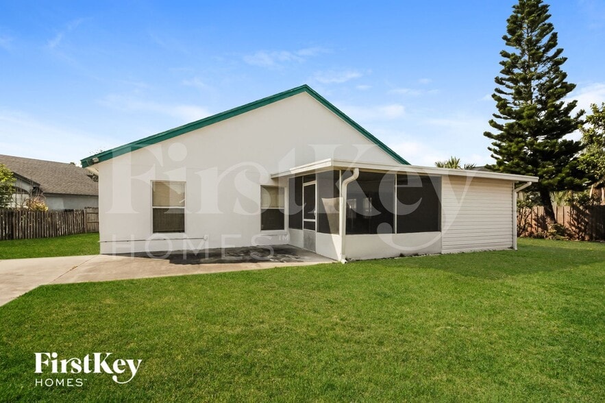 Building Photo - 10272 Willowemac Ct