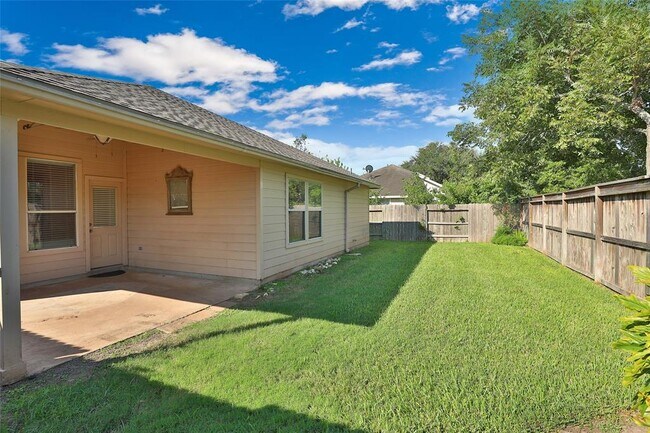 Building Photo - 10511 Saratoga Square
