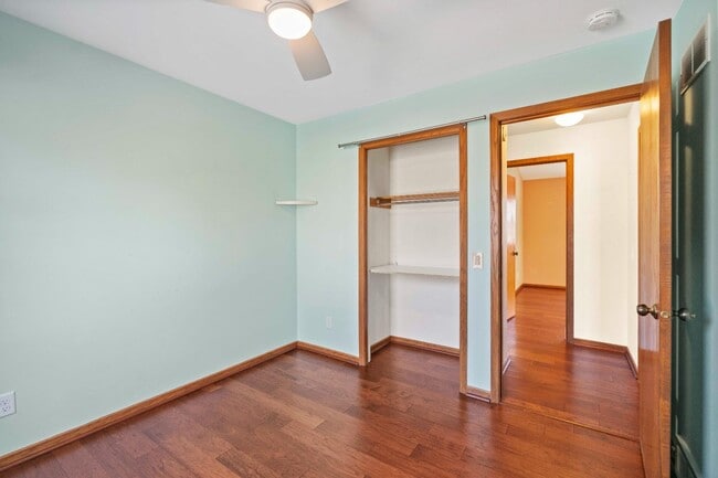 Building Photo - 7885 E Oakbrook Cir