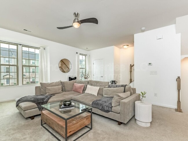 Building Photo - 4027 Zilker Park Dr