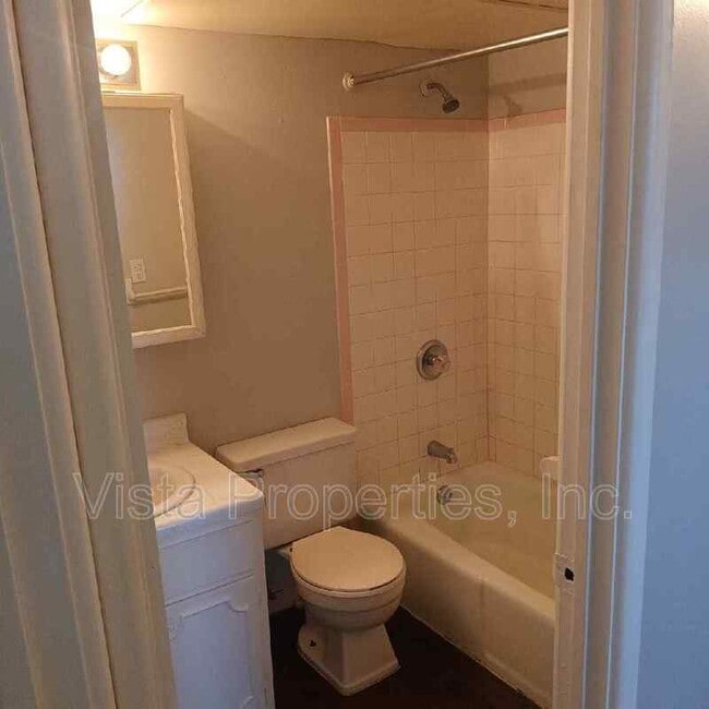 Building Photo - 1603 Gagel Ave
