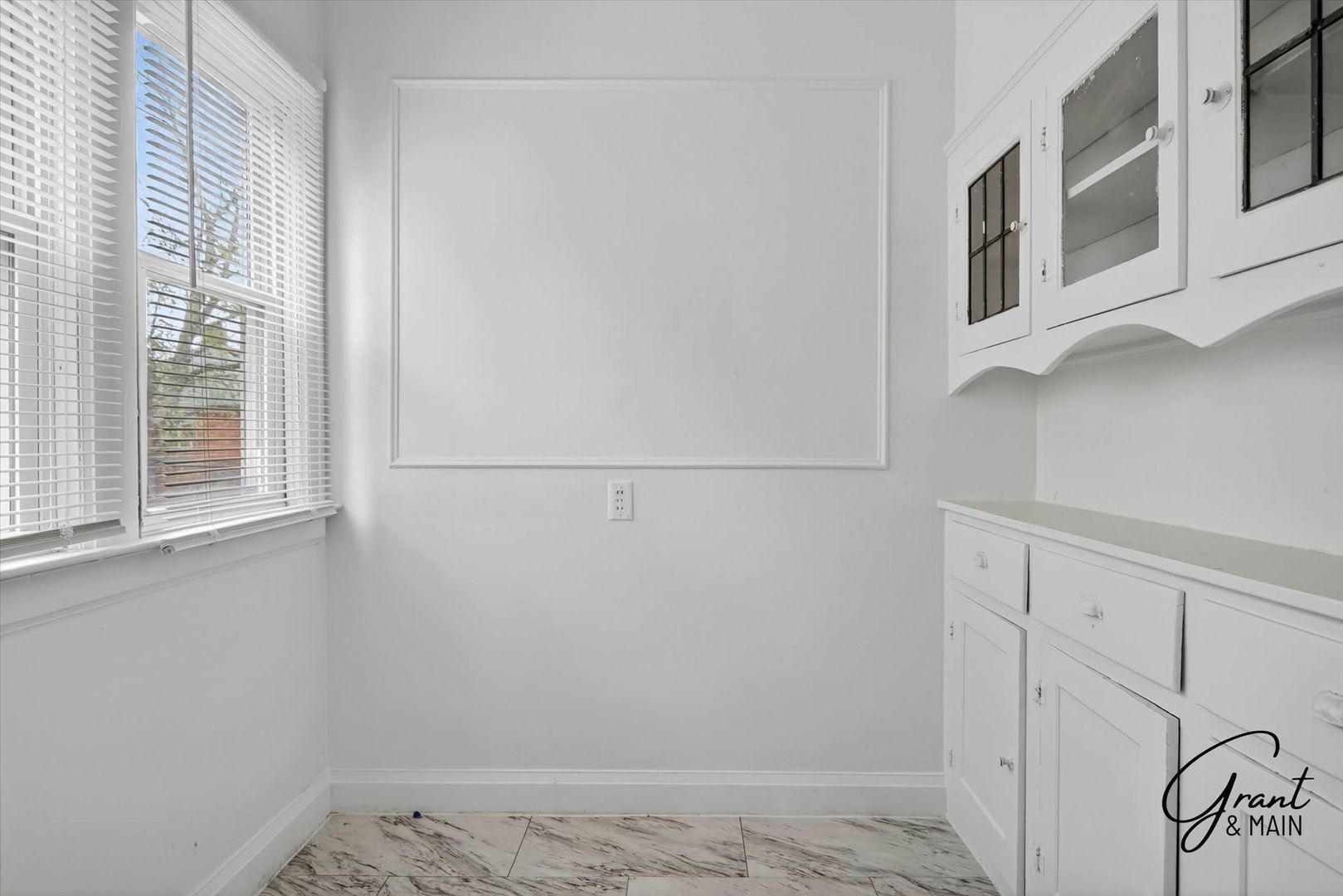 Building Photo - 10345-10345 Crocuslawn Ave