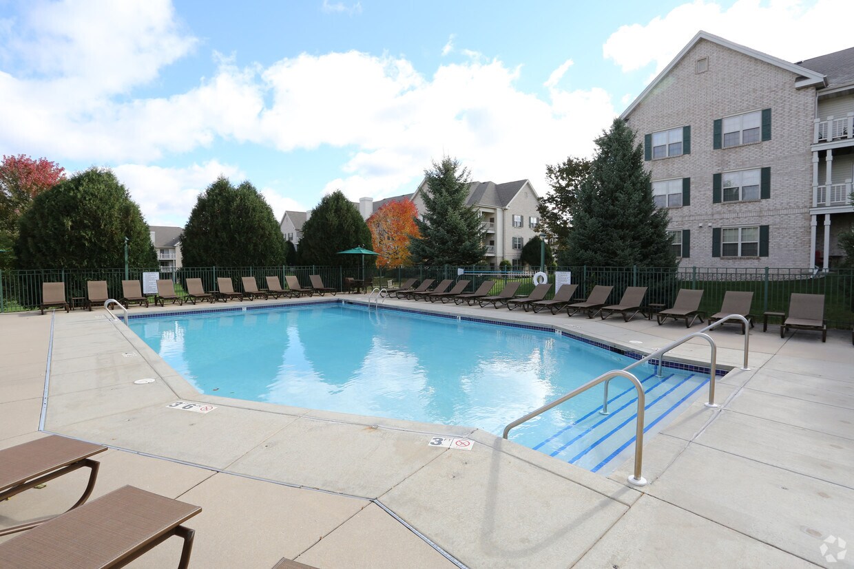 Deer Creek Apartments Middleton