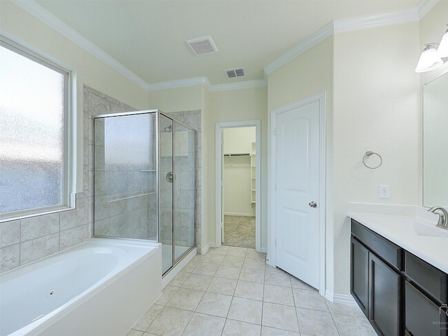 Building Photo - 11605 Champion Creek Dr