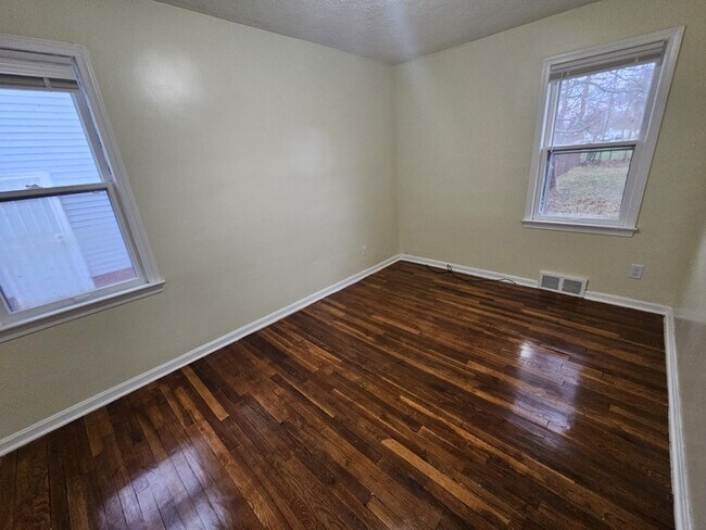 Building Photo - 24630 Alberton Rd