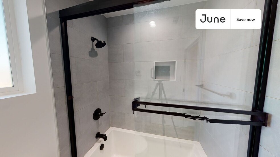 Building Photo - 564312 Auckland Ave