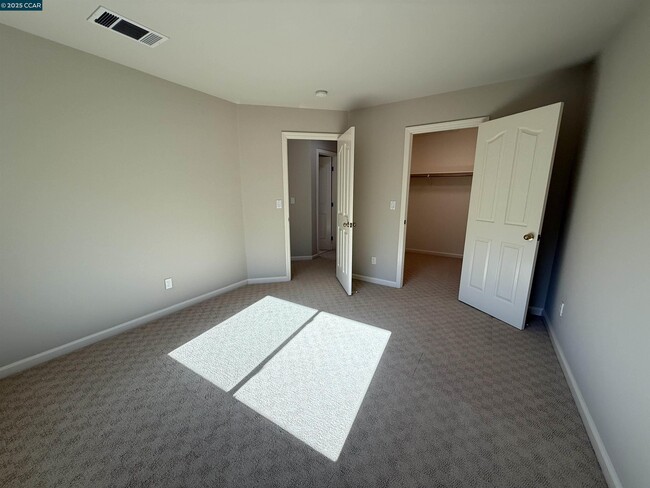 Building Photo - 600 Bourne Ct