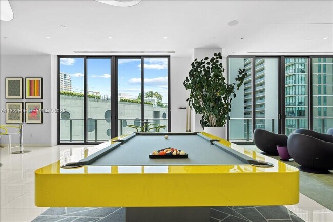 Building Photo - 501 NE 31st St