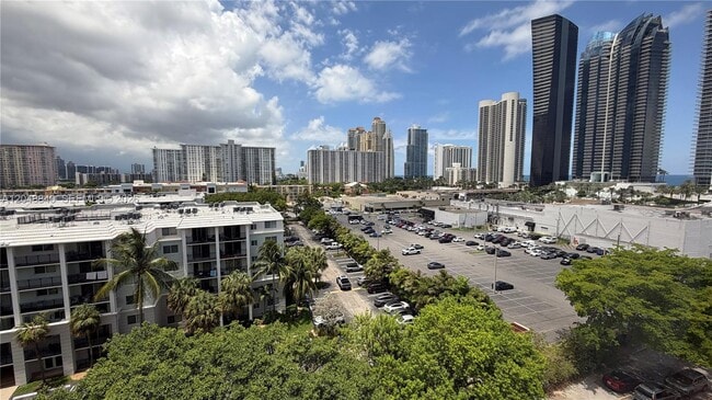 Building Photo - 17021 N Bay Rd