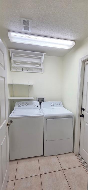 Building Photo - 4828 Jeanette Ct