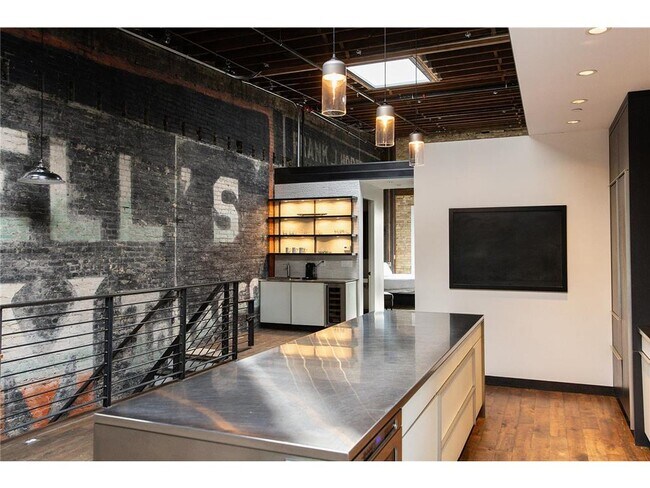 Building Photo - 211 N Washington Ave
