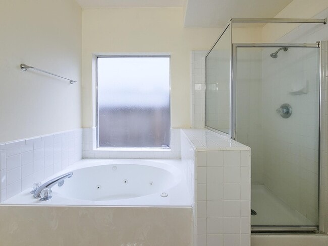 Building Photo - 14938 Brightbrook Dr