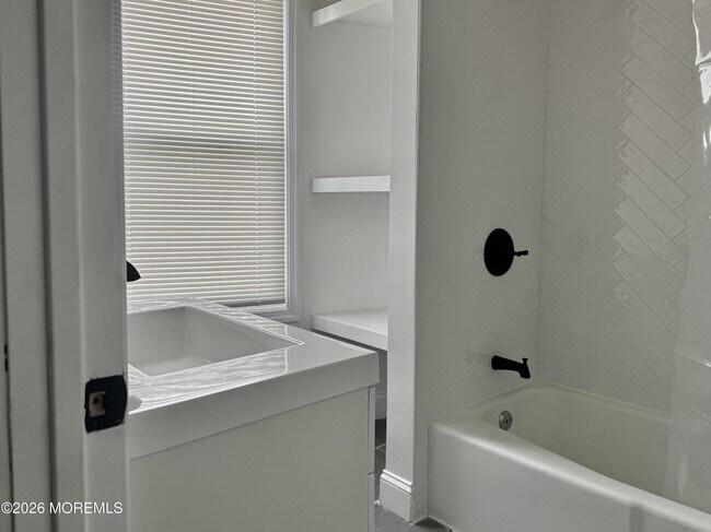 Building Photo - 198 New Brunswick Ave